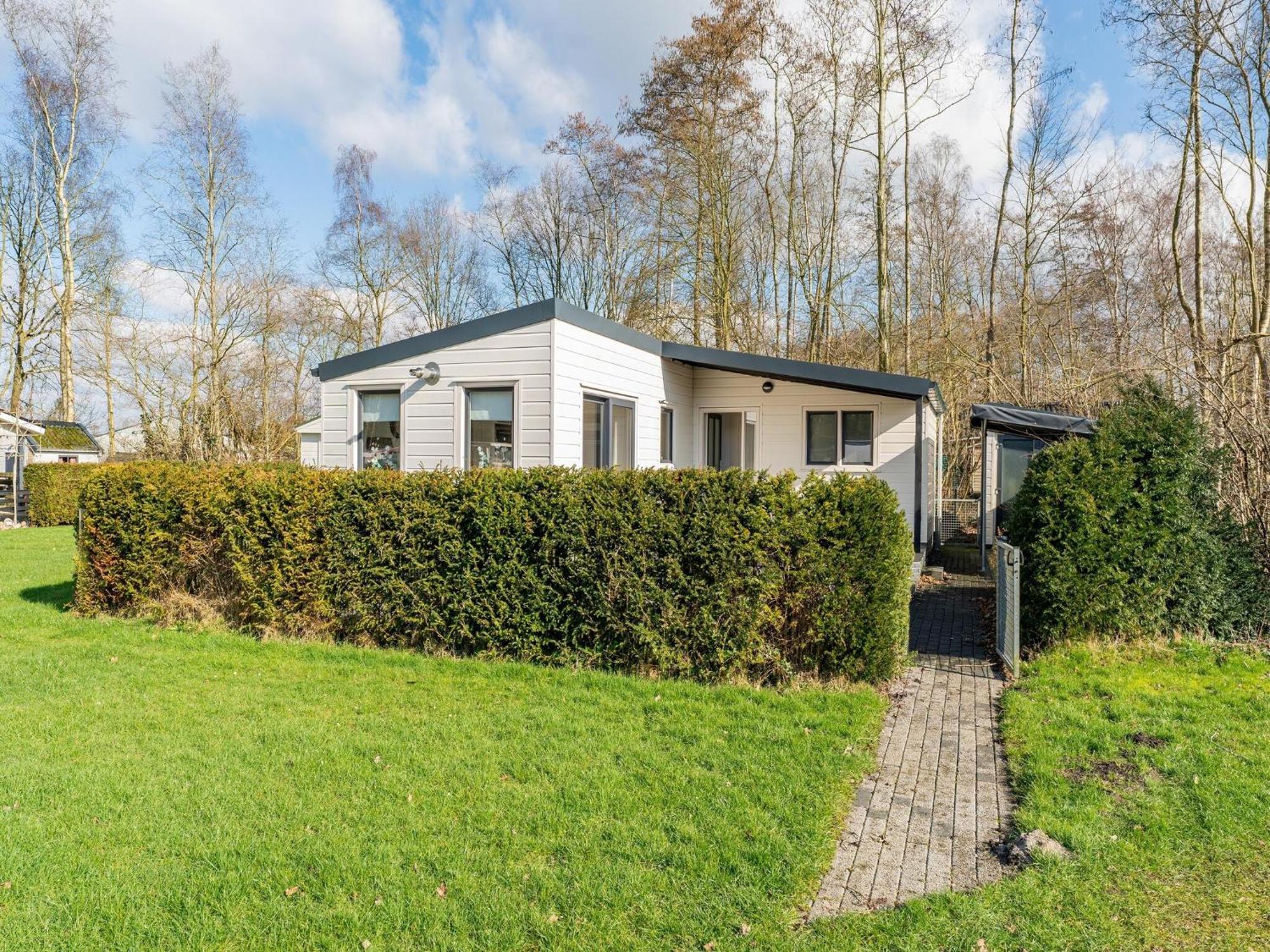 Cosy Holiday Home In Appelscha With Garden Exterior foto